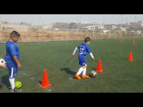Potencia el talento de tu pequeño futbolista con nuestras sesiones de entrenamiento infantil
