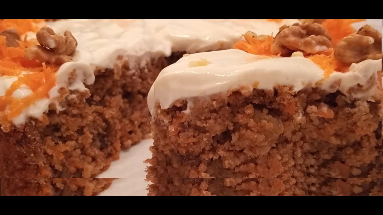 Delicioso bizcocho de avena, zanahoria y yogur para un desayuno saludable