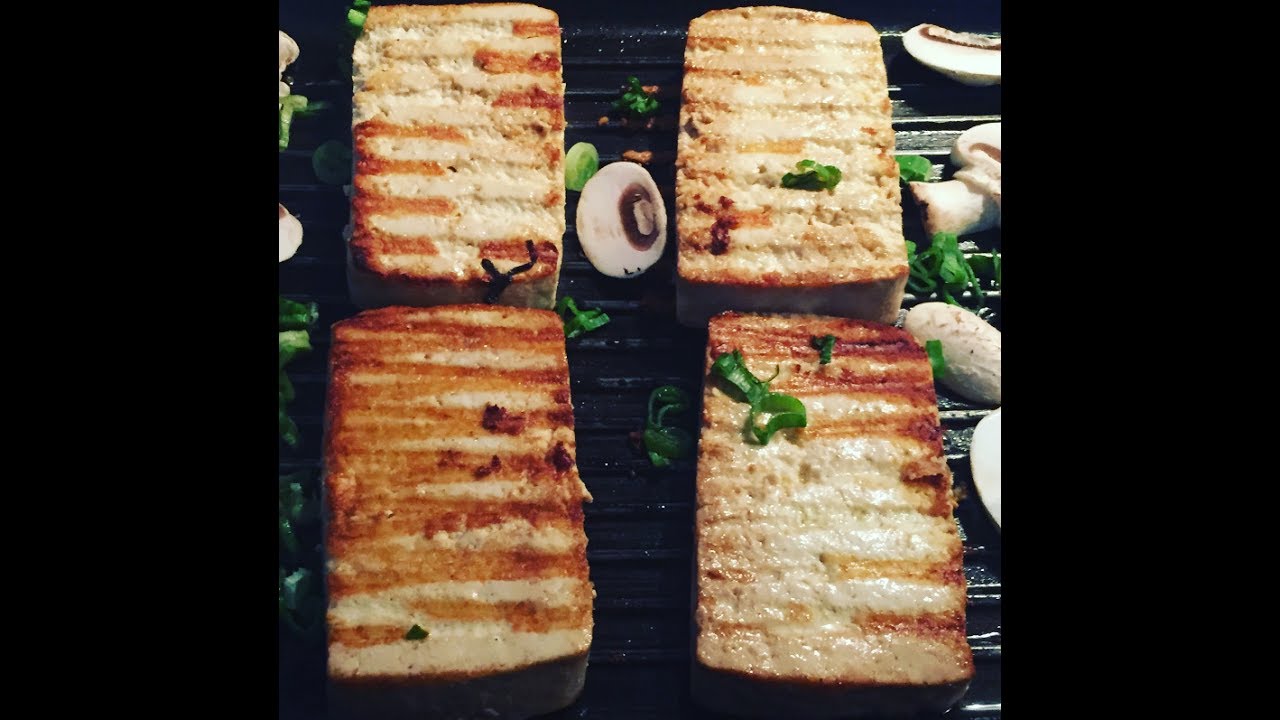 Descubre cómo preparar un delicioso tofu a la plancha en casa