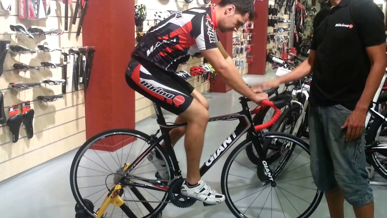 Descubre la clave para mejorar tu rendimiento en bicicleta de carretera: ¡la posición correcta!